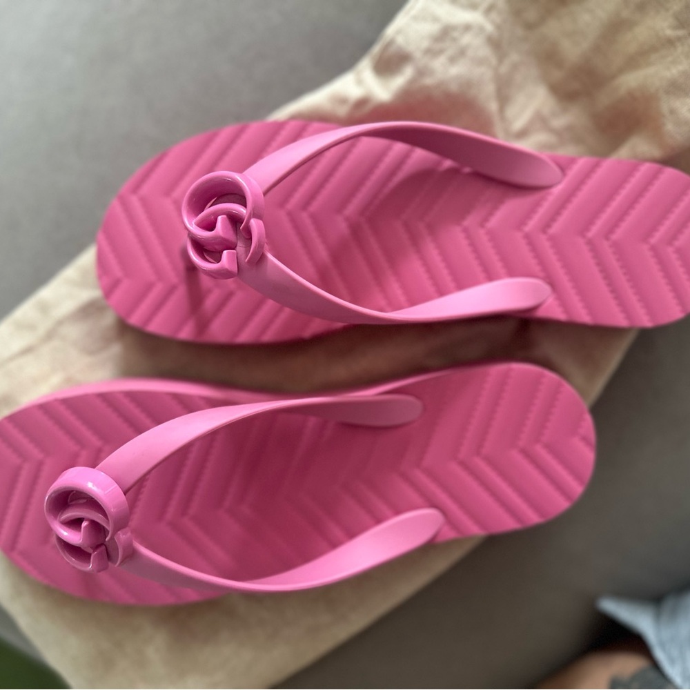 Gucci GG Pink Thong Sandal size 38